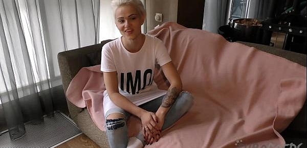  casting couch confessions and touching fingering her pussy with closeups